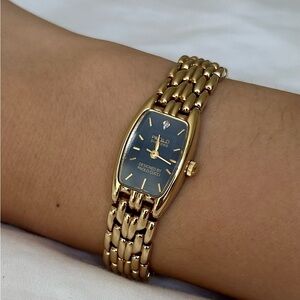 *working* Rare vintage Paolo Gucci womens watch - gold